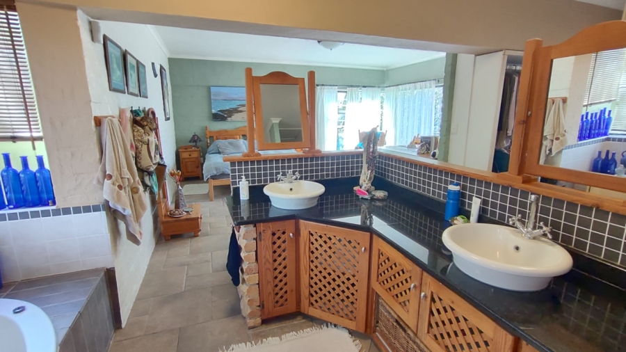 3 Bedroom Property for Sale in Stilbaai Wes Western Cape